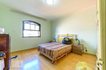 Casa à venda com 500m², 4 quartos e 8 vagasSuíte 2