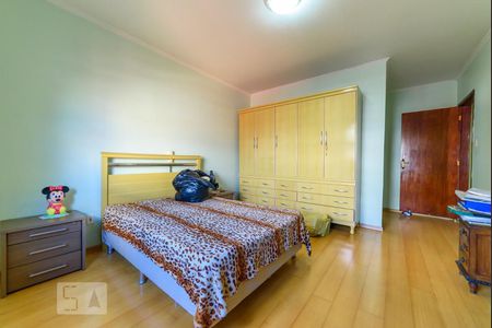 Casa à venda com 500m², 4 quartos e 8 vagasSuíte 2