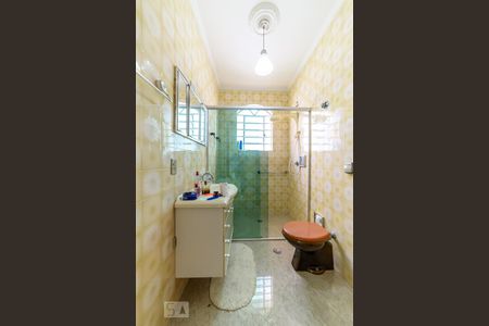 Casa à venda com 500m², 4 quartos e 8 vagasBanheiro da Suíte 2