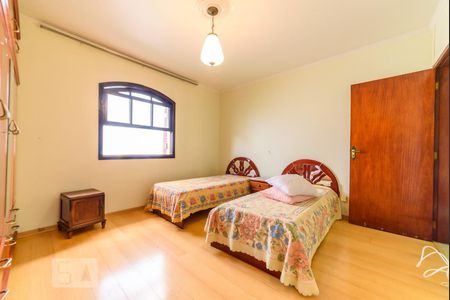 Casa à venda com 500m², 4 quartos e 8 vagasSuíte 1