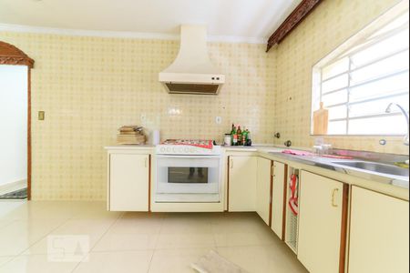 Casa à venda com 500m², 4 quartos e 8 vagasCozinha - Armários