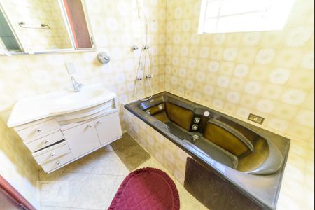 Casa à venda com 500m², 4 quartos e 8 vagasBanheiro Social 1