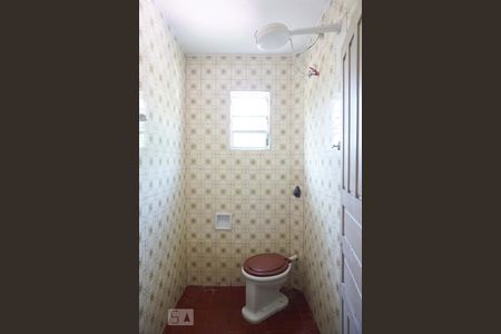 Casa à venda com 400m², 1 quarto e 1 vaga Casa à venda com 400m², 1 quarto e 1 vagaBanheiro