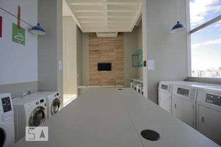 Studio para alugar com 35m², 1 quarto e 1 vaga Studio para alugar com 35m², 1 quarto e 1 vagaÁrea comum - lavanderia