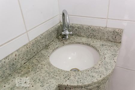 Apartamento à venda com 80m², 2 quartos e sem vagaBanheiro - Torneira
