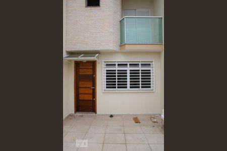 Casa à venda com 87m², 3 quartos e 1 vaga Casa à venda com 87m², 3 quartos e 1 vagaFachada