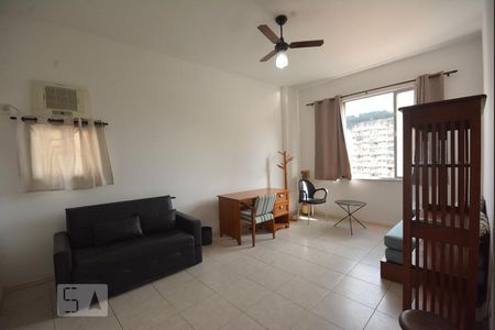 Sala de kitnet/studio para alugar com 1 quarto, 31m² em Centro, Rio de Janeiro