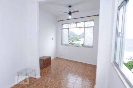 Sala de kitnet/studio para alugar com 1 quarto, 35m² em Icaraí, Niterói
