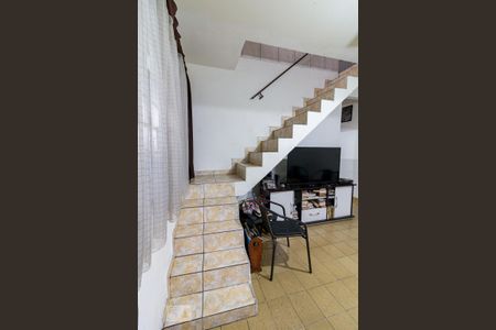 Casa à venda com 150m², 3 quartos e 7 vagasEscadas
