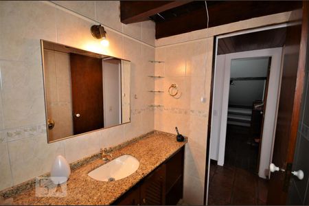 Casa para alugar com 210m², 4 quartos e 1 vagaBanheiro da Suíte