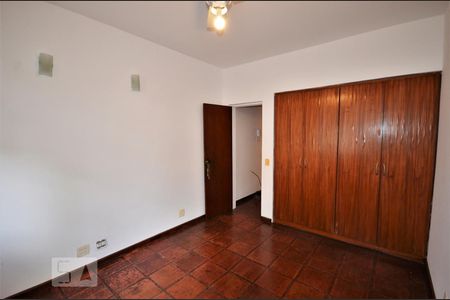 Casa para alugar com 210m², 4 quartos e 1 vagaQuarto 1