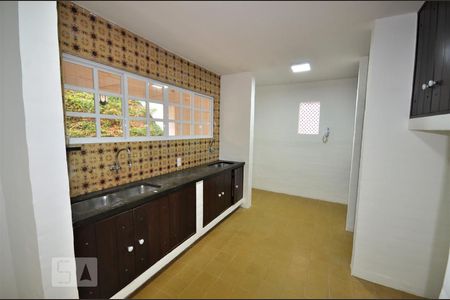 Casa para alugar com 210m², 4 quartos e 1 vagaCozinha