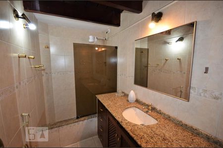 Casa para alugar com 210m², 4 quartos e 1 vagaBanheiro da Suíte