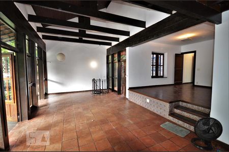 Sala 2 de casa para alugar com 4 quartos, 210m² em Laranjeiras, Rio de Janeiro