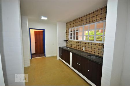 Casa para alugar com 210m², 4 quartos e 1 vagaCozinha