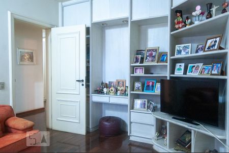 Apartamento para alugar com 255m², 4 quartos e 4 vagas Apartamento para alugar com 255m², 4 quartos e 4 vagasSala de TV