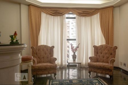 Apartamento para alugar com 255m², 4 quartos e 4 vagas Apartamento para alugar com 255m², 4 quartos e 4 vagasSala