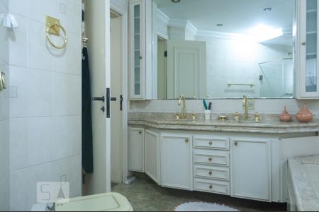 Banheiro da Suíte 1 de apartamento para alugar com 4 quartos, 255m² em Tatuapé, São Paulo