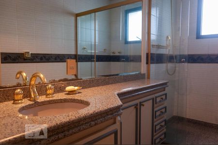 Apartamento para alugar com 255m², 4 quartos e 4 vagas Apartamento para alugar com 255m², 4 quartos e 4 vagasBanheiro 4