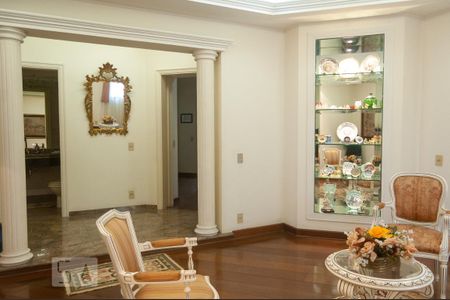 Apartamento para alugar com 255m², 4 quartos e 4 vagas Apartamento para alugar com 255m², 4 quartos e 4 vagasSala