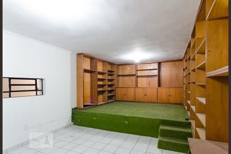 Casa à venda com 300m², 3 quartos e 2 vagas Casa à venda com 300m², 3 quartos e 2 vagasBiblioteca