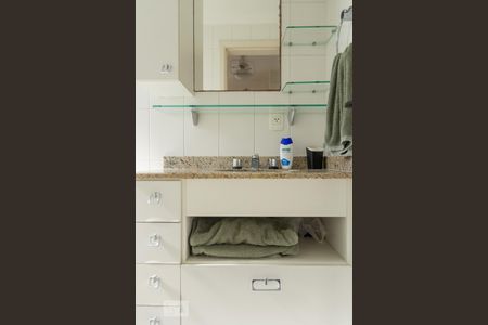 Apartamento à venda com 130m², 3 quartos e 3 vagasBanheiro do Quarto 1