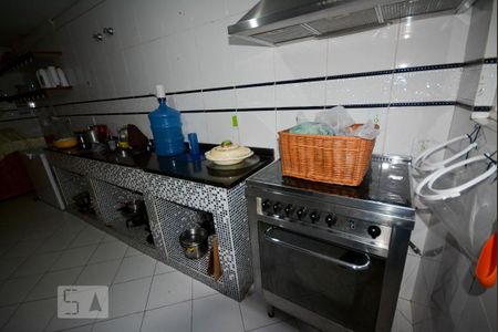 Casa à venda com 500m², 5 quartos e 4 vagas Casa à venda com 500m², 5 quartos e 4 vagasCozinha