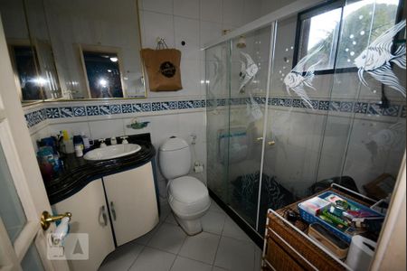 Casa à venda com 500m², 5 quartos e 4 vagas Casa à venda com 500m², 5 quartos e 4 vagasBanheiro Suíte 1