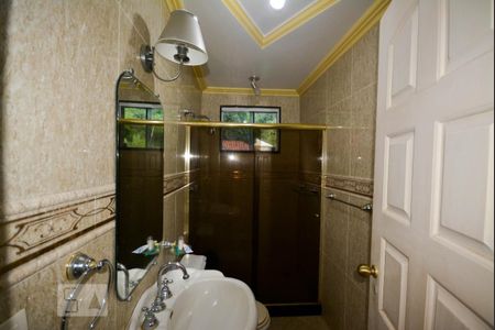 Casa à venda com 500m², 5 quartos e 4 vagas Casa à venda com 500m², 5 quartos e 4 vagasBanheiro Social