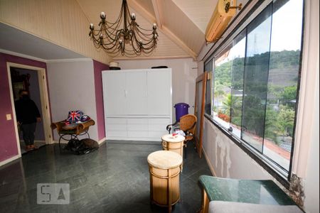 Casa à venda com 500m², 5 quartos e 4 vagas Casa à venda com 500m², 5 quartos e 4 vagasSótão