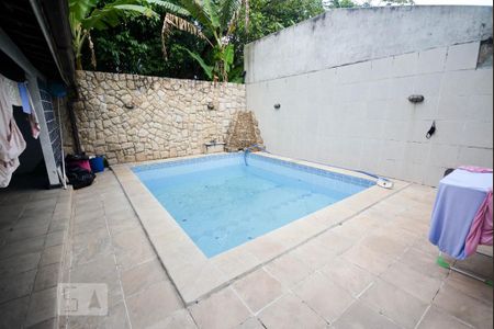 Casa à venda com 500m², 5 quartos e 4 vagas Casa à venda com 500m², 5 quartos e 4 vagasPiscina