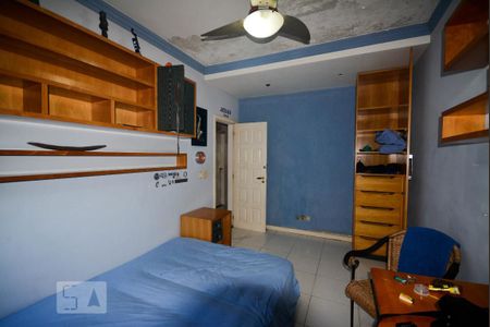 Casa à venda com 500m², 5 quartos e 4 vagas Casa à venda com 500m², 5 quartos e 4 vagasQuarto 4