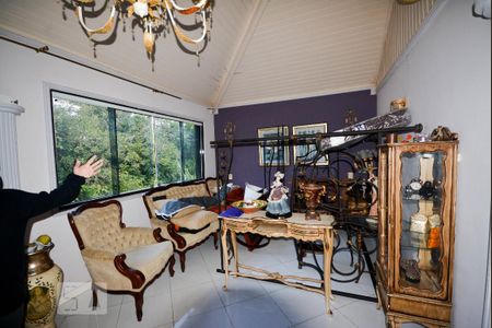 Casa à venda com 500m², 5 quartos e 4 vagas Casa à venda com 500m², 5 quartos e 4 vagasSótão