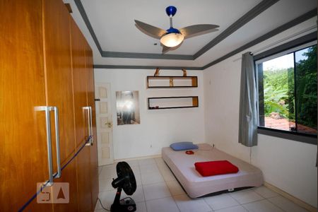 Casa à venda com 500m², 5 quartos e 4 vagas Casa à venda com 500m², 5 quartos e 4 vagasQuarto 3