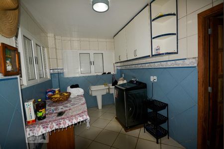 Casa à venda com 500m², 5 quartos e 4 vagas Casa à venda com 500m², 5 quartos e 4 vagasLavanderia