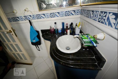Casa à venda com 500m², 5 quartos e 4 vagas Casa à venda com 500m², 5 quartos e 4 vagasBanheiro Suíte 1