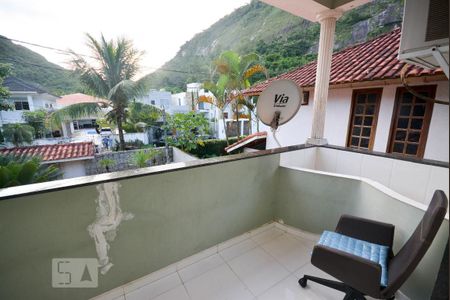 Casa à venda com 500m², 5 quartos e 4 vagas Casa à venda com 500m², 5 quartos e 4 vagasVaranda Suíte
