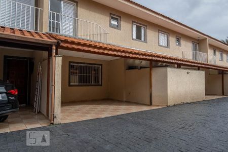 Casa de condomínio para alugar com 131m², 2 quartos e 2 vagas Casa de condomínio para alugar com 131m², 2 quartos e 2 vagasFachada