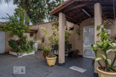 Casa de condomínio para alugar com 131m², 2 quartos e 2 vagas Casa de condomínio para alugar com 131m², 2 quartos e 2 vagasEntrada