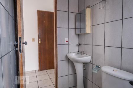 Banheiro da Suíte de casa de condomínio para alugar com 2 quartos, 131m² em Vila Continental, São Paulo