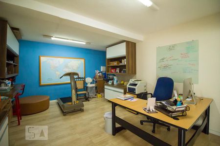 Casa à venda com 300m², 5 quartos e 3 vagas Casa à venda com 300m², 5 quartos e 3 vagasEscritório da Garagem