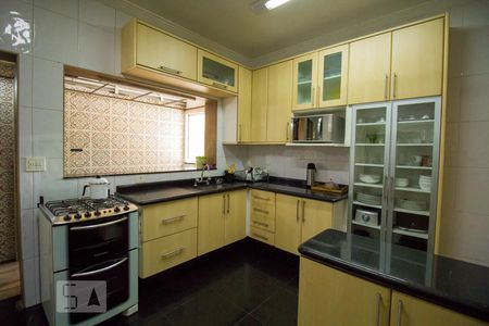 Casa à venda com 300m², 5 quartos e 3 vagas Casa à venda com 300m², 5 quartos e 3 vagasCozinha