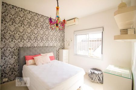 Casa à venda com 300m², 5 quartos e 3 vagas Casa à venda com 300m², 5 quartos e 3 vagasQuarto 2 - Suíte