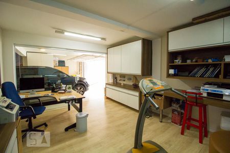 Casa à venda com 300m², 5 quartos e 3 vagas Casa à venda com 300m², 5 quartos e 3 vagasEscritório da Garagem