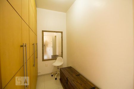 Casa à venda com 300m², 5 quartos e 3 vagas Casa à venda com 300m², 5 quartos e 3 vagasCloset Quarto 3 - Suíte