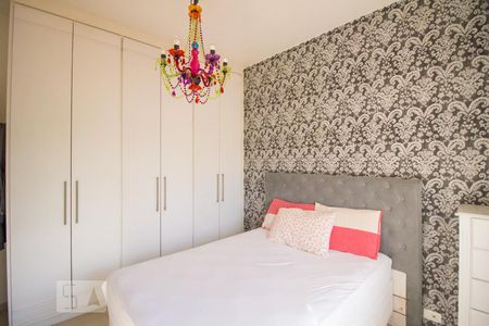 Casa à venda com 300m², 5 quartos e 3 vagas Casa à venda com 300m², 5 quartos e 3 vagasQuarto 2 - Suíte