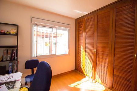 Casa à venda com 300m², 5 quartos e 3 vagas Casa à venda com 300m², 5 quartos e 3 vagasQuarto 5