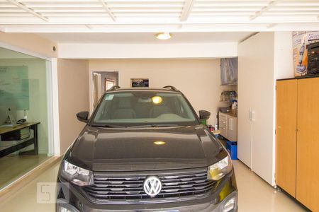 Casa à venda com 300m², 5 quartos e 3 vagas Casa à venda com 300m², 5 quartos e 3 vagasGaragem