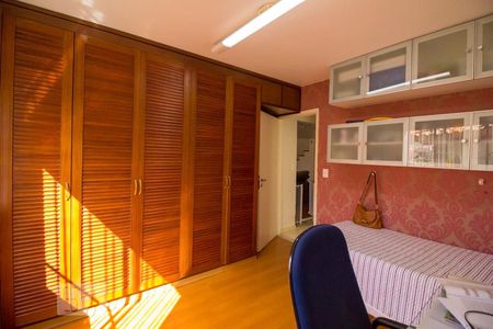 Casa à venda com 300m², 5 quartos e 3 vagas Casa à venda com 300m², 5 quartos e 3 vagasQuarto 5