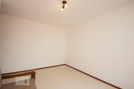Sala de apartamento para alugar com 1 quarto, 40m² em Santa Cecília, Porto Alegre